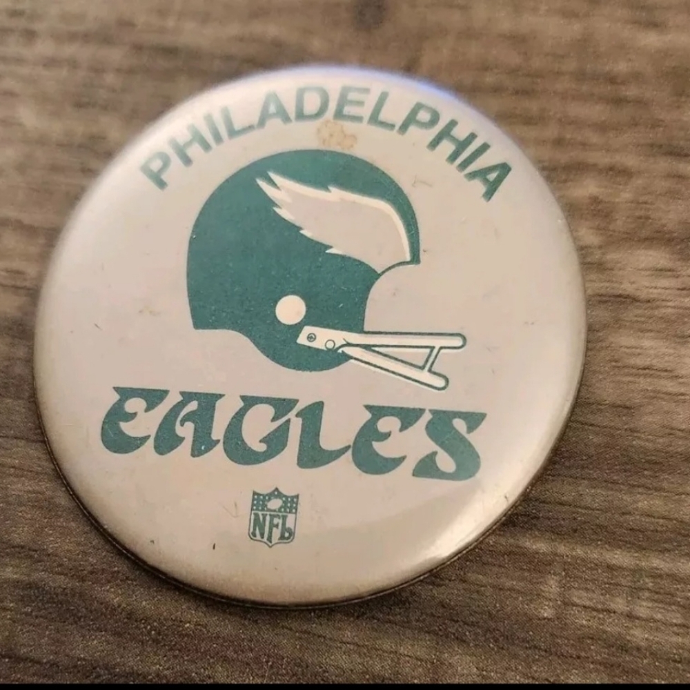 Philadelphia Eagles NFL Vintage Pin-Back Button